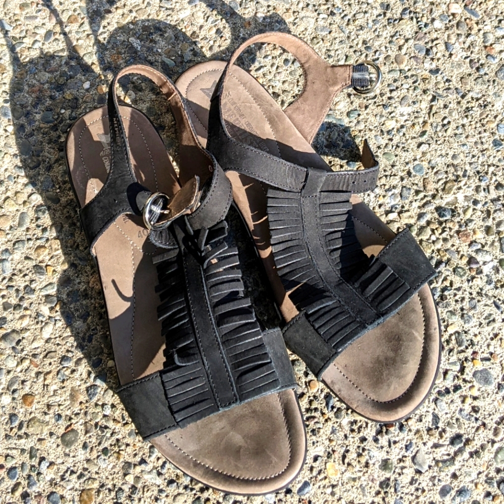 Mephisto RARE Fringe Black Sandals - Picture 1 of 8